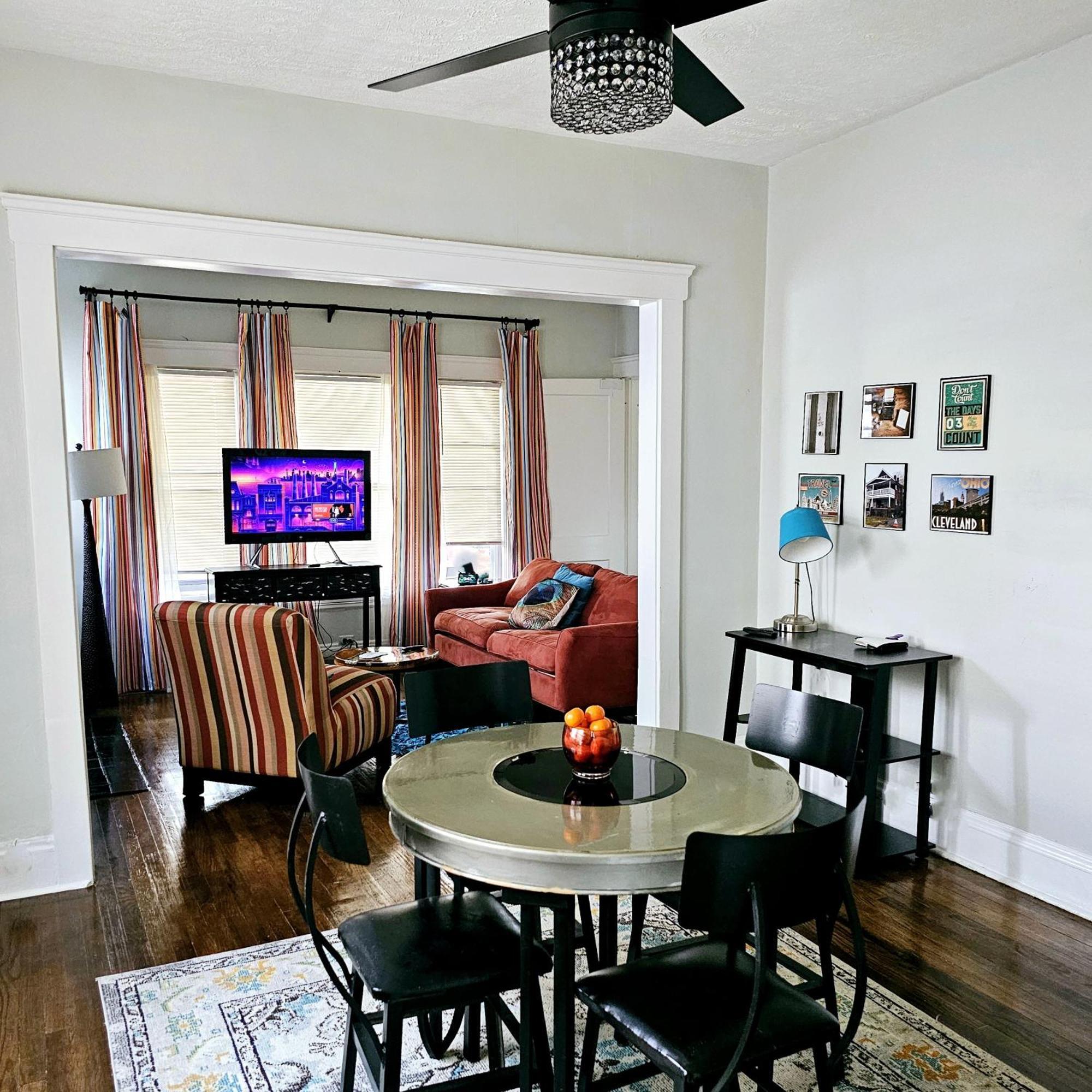 Charming! Near Cle Clinic/Uh/Cwru/Dwntwn W/Porch Cleveland Exterior foto
